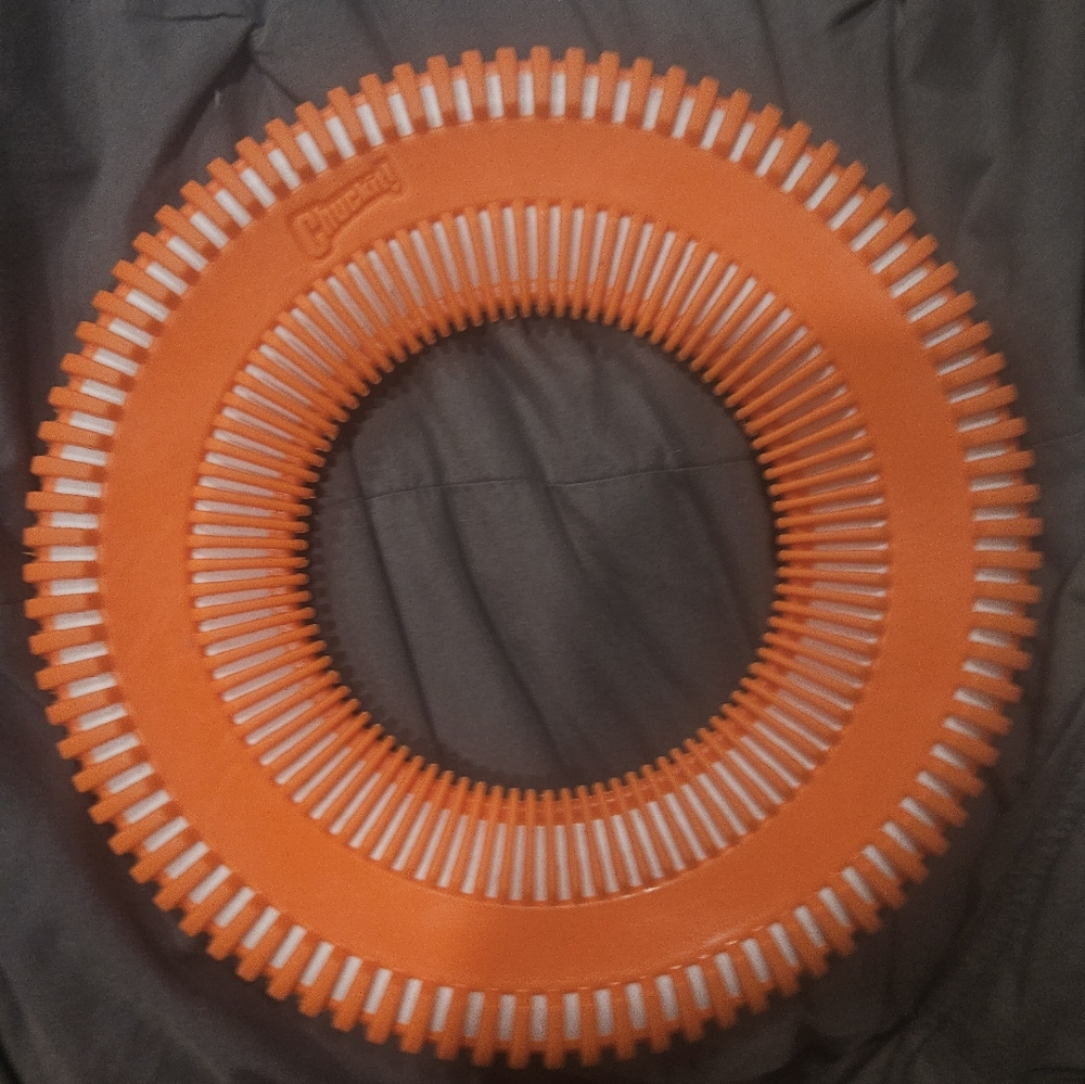 Chuckit Dog Toy Frisbee Rugged Flyer Disc Medium Orange New WO Packaging